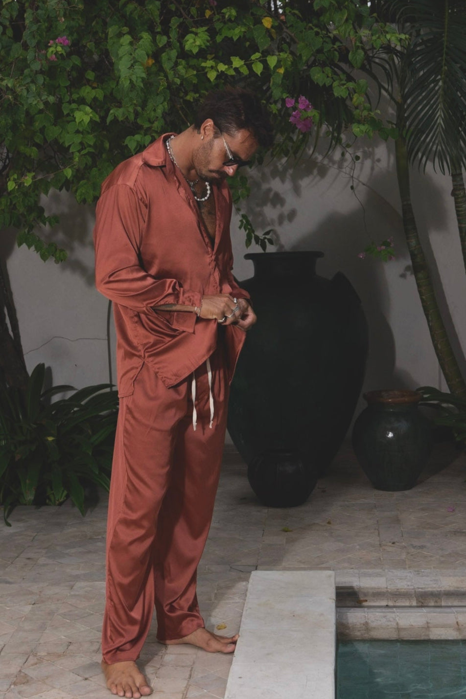 Terracotta silk-effect shirt and pants set – Armè DESERT ROSE SET